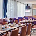 Intercityhotel Hotel 3*