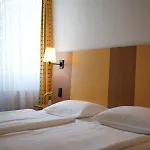 Intercityhotel Hotel 3*