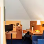 Intercityhotel Hotel 3*