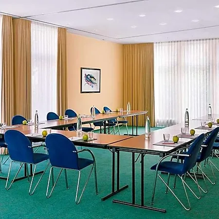 Intercityhotel Hotel 3*