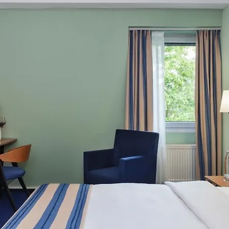 호텔 Intercityhotel 3*
