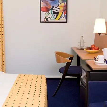 Intercityhotel 3* 첼레