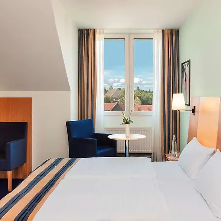 Intercityhotel 호텔