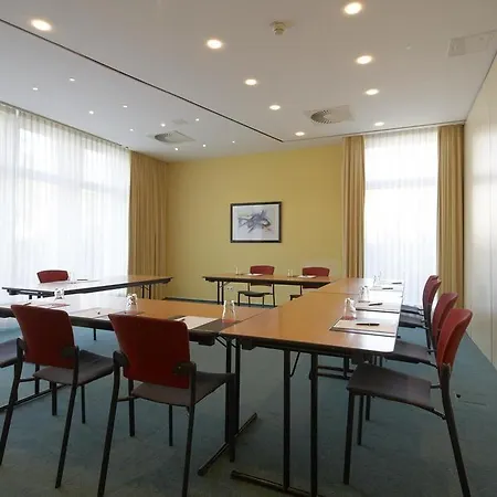 Intercityhotel 호텔 첼레
