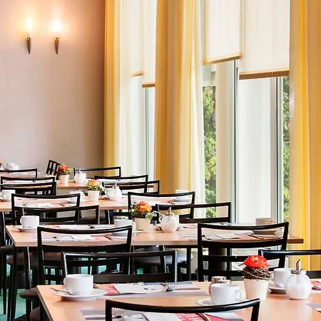 Intercityhotel Hotel 3*