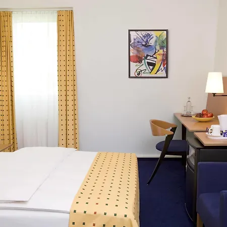 Intercityhotel 3*