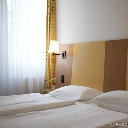 호텔 Intercityhotel 첼레