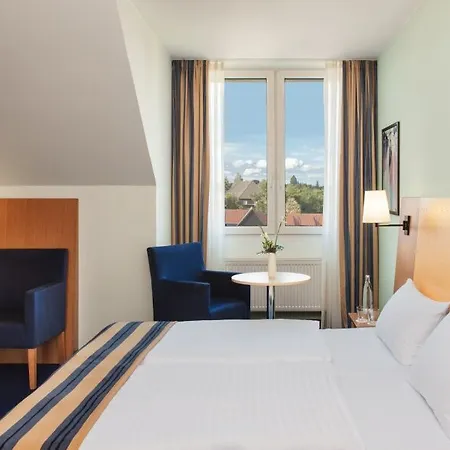 Intercityhotel 3*