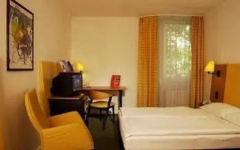 Intercityhotel Отель