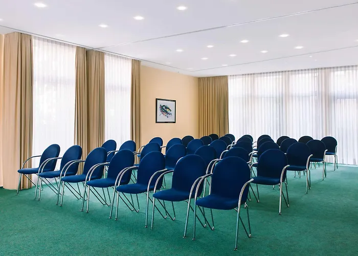 Отель Intercityhotel Целле