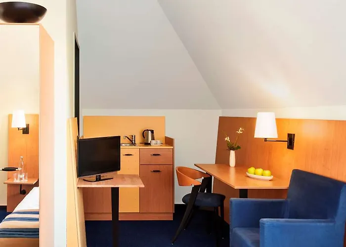 Intercityhotel Отель 3*