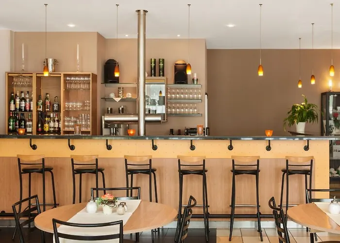 Intercityhotel Отель 3*